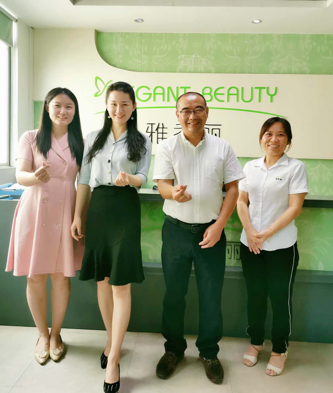 龍華區工商聯（總商會）秘書處走訪深圳91麻豆国产精品视频化妝用品有限公司